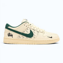 Nike Dunk Low x Stüssy