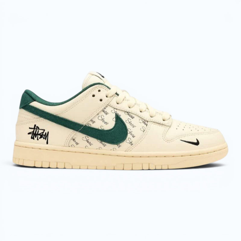 Nike Dunk Low x Stüssy